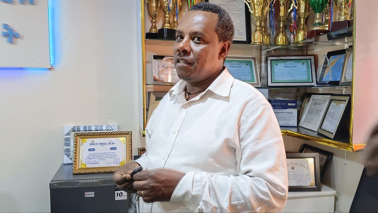 Notice image for  ደብረ ብርሃን ፖሊቴክኒክ ኮሌጅ በምሥራቅ አማራ የልህቀት ማዕከል ሆኖ ማገልገል እንዳለበት ተገለጸ!! ደብረ ብርሃን፦ሐምሌ 15 ቀን 2018 ዓ.ም ላለፉት 5 ተከታታይ ዓመታት በአማራ ክልል በአንደኛ ደረጃነት የሚገኘው ደብረ ብርሃን ፖሊቴክኒክ ኮሌጅ፣ ከራሱ አልፎ ለሌሎች ተቋማት የልህቀት ማዕከል በመሆን አቅም ሊፈጥር እንደሚገባ ተገልጿል።