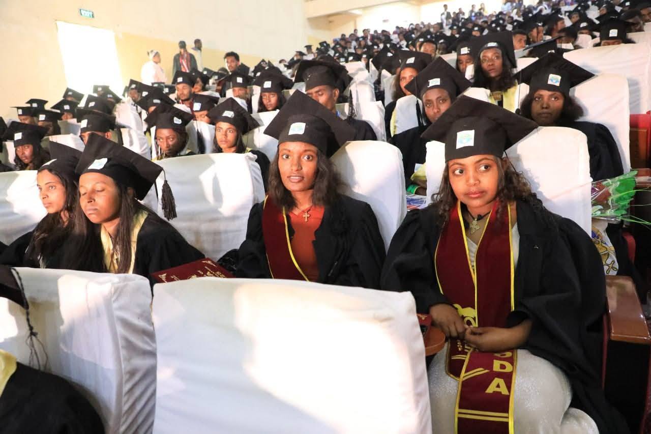 Notice image for  የደብረ ብርሃን ፖሊ ቴክኒክ ኮልጅ በ7 የሙያ ዘርፎች ያሰለጠናቸውን 6 መቶ 33 ተማሪዎች እያስመሰቀ ነው።