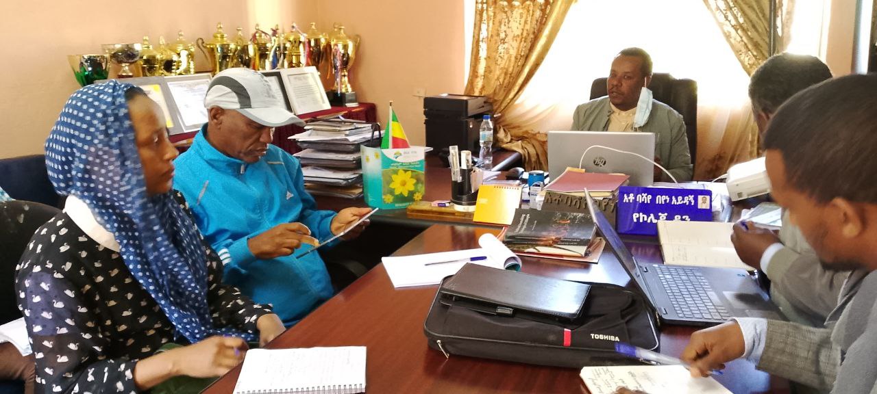 የአብክመ ስራና ስልጠና ቢሮ የ2017ዓ.ም በጀት አመት የ1ኛ ሩብ ዓመት አፈፃፀም የሱፐርቪዥን ቡድን ግምገማ እያደረጉ ይገኛል።